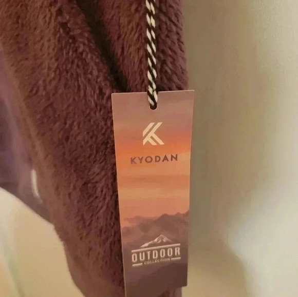 Kyodan Outdoor Collection NWT Women's Small Vest ZipUp Hooded Purple Msrp $25 - Picture 7 of 7